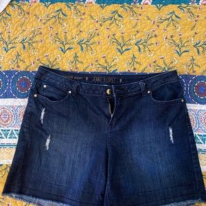 Jennifer Lopez women’s jean shorts